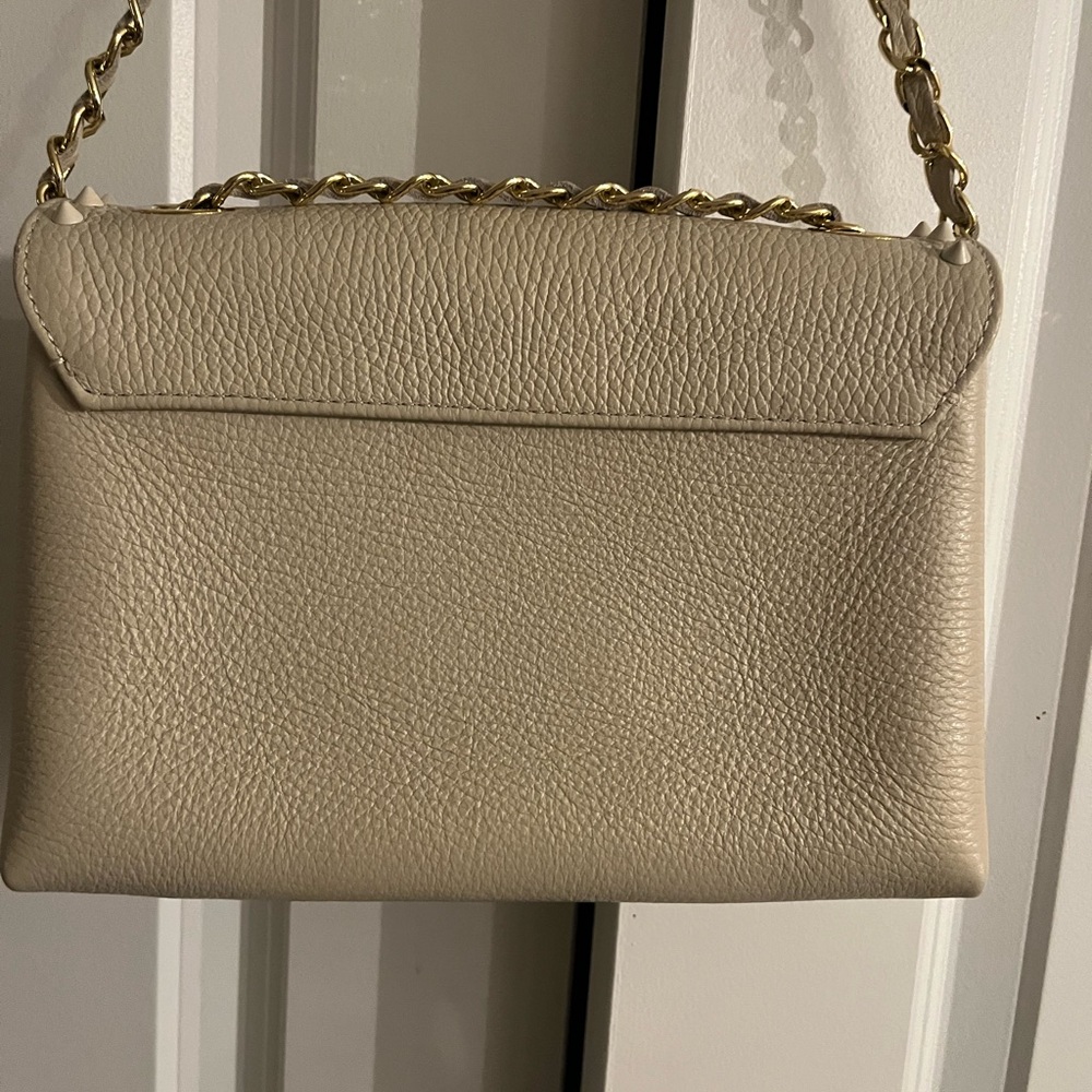 Mario Valentino Cream Pebbled Leather Envelope Crossbody with Gold Chain NWOT - Picture 9 of 16